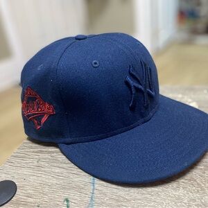 Navy yankees fitted cap size 7 Baseball Cap with Red Patch